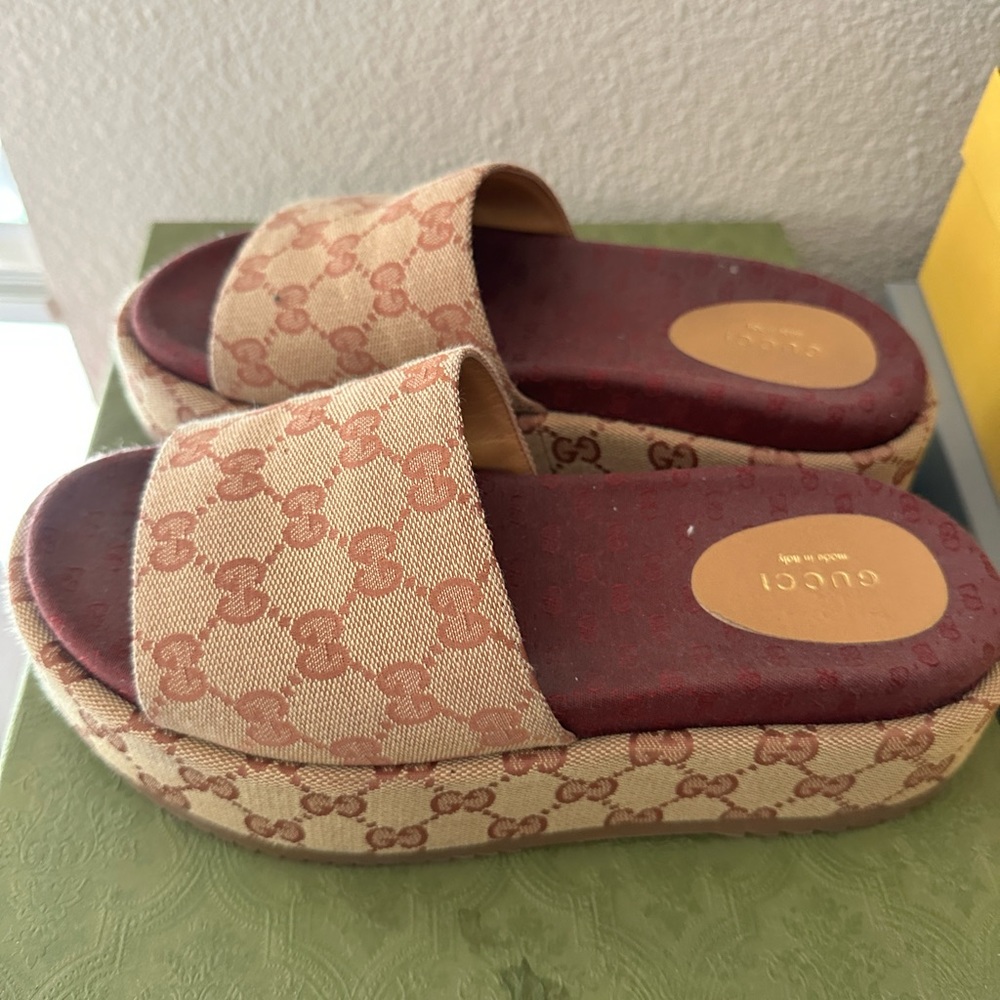 Gucci Platform Slides - Picture 3 of 4
